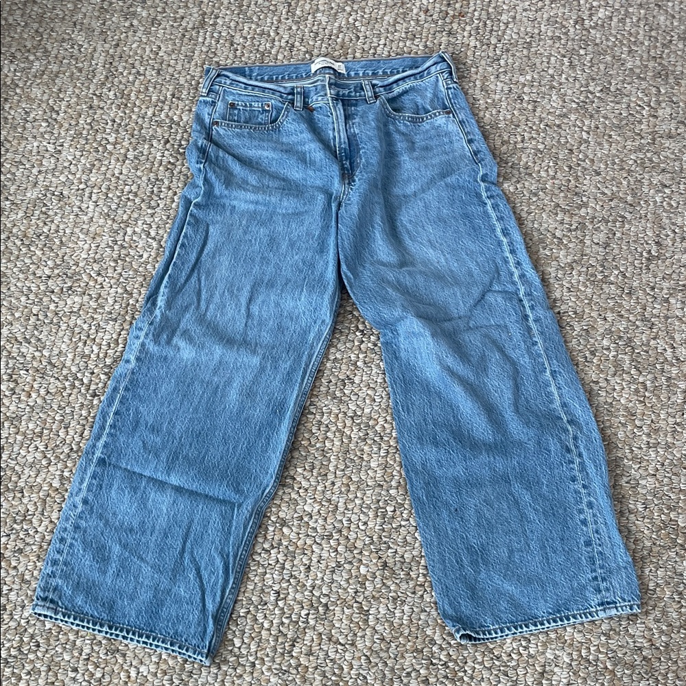 Abercrombie & Fitch Curve Love Ultra Loose Jeans – Size 27 Short